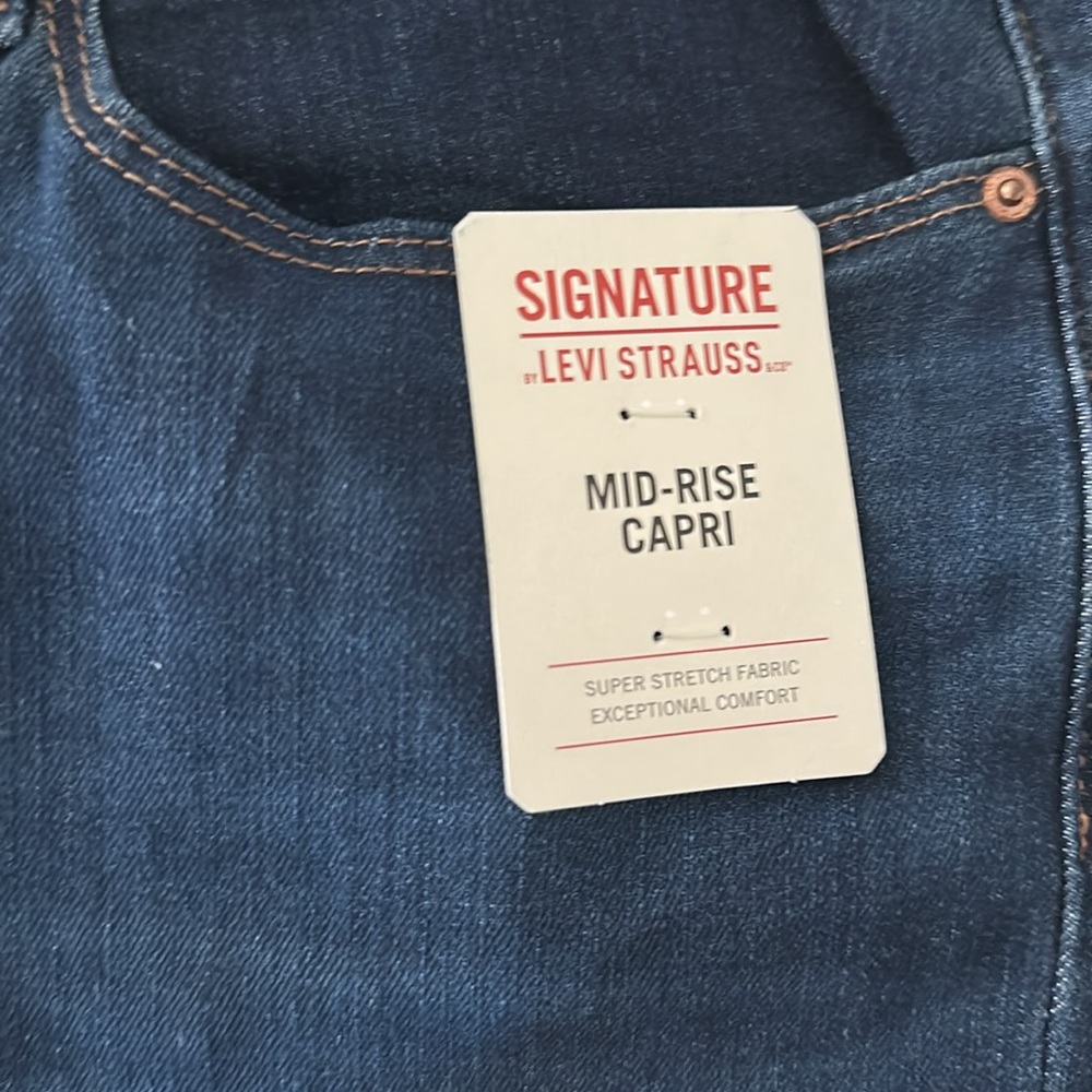 Levi Strauss Signature Women's Mid Rise Capri Jeans Size 12 - Picture 11 of 12
